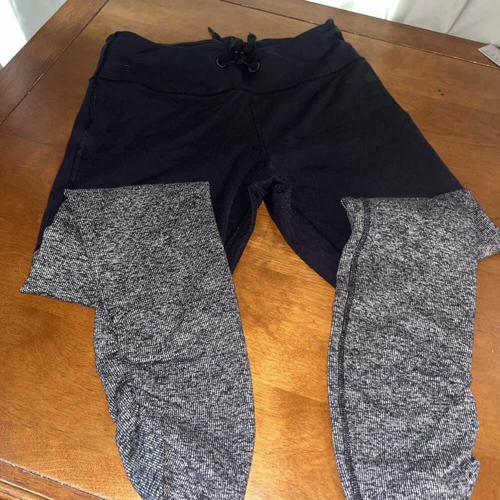 The North Face Essential Women’s Leggings Black And Gray NF0A2THI